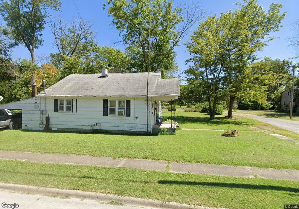 720 W South St, Harrisburg, IL 62946 - photo 1