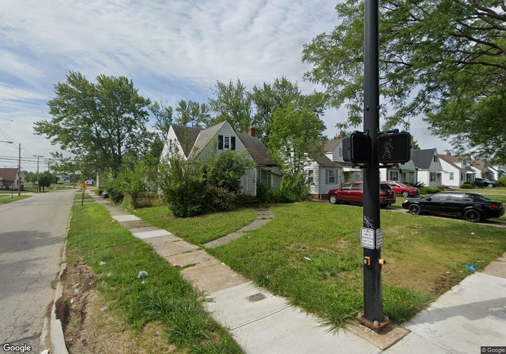 19708 Libby Rd, Maple Heights, OH 44137 - photo 1