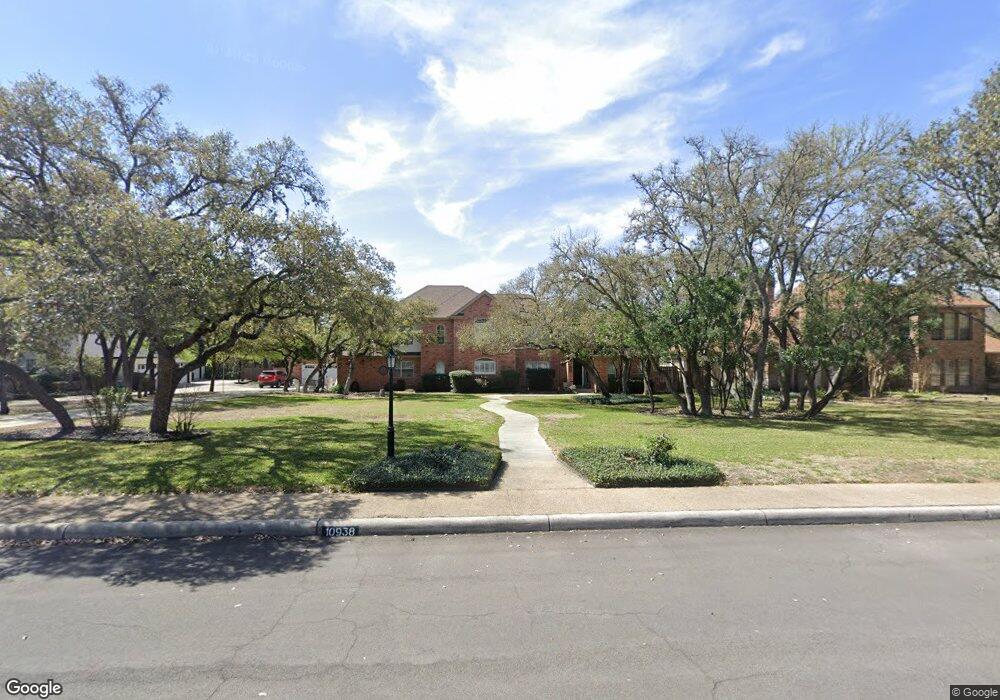 10938 Hunters Way, Helotes, TX 78023 - photo 1
