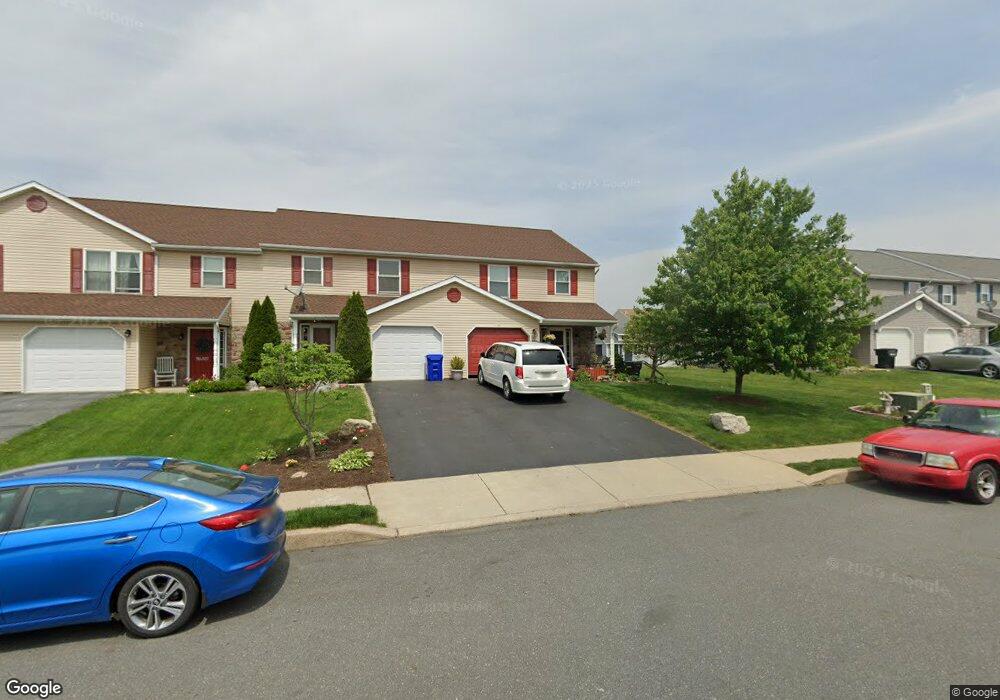 611 Sunflower St, New Holland, PA 17557 - photo 1