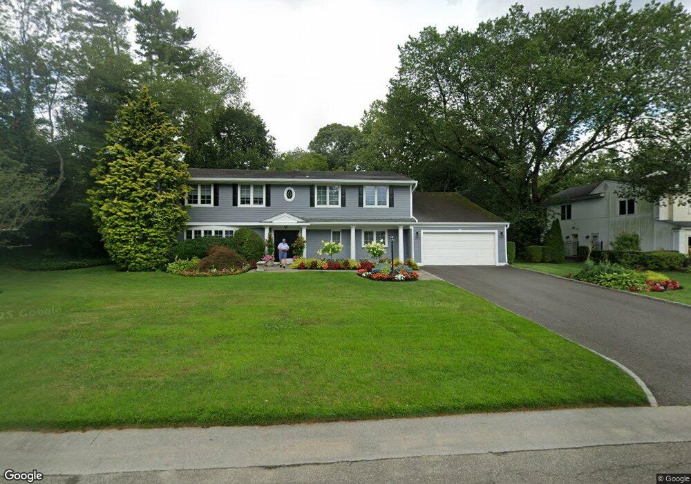 152 Reni Rd, Manhasset, NY 11030 - photo 1