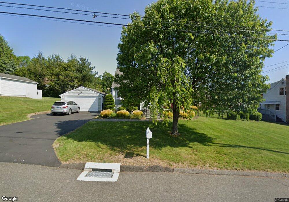 32 Hickory St, Trumbull, CT 06611 - photo 1