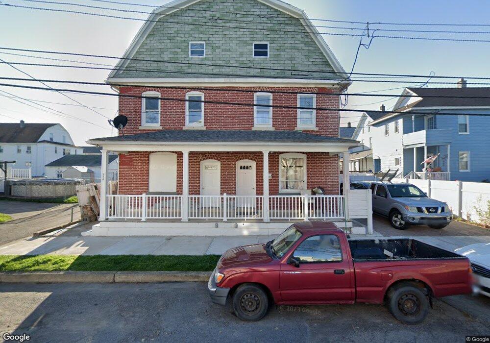 712 S Chestnut St, Nanticoke, PA 18634 - photo 1
