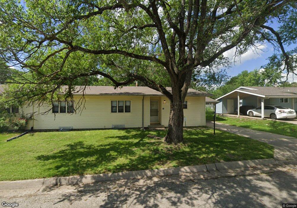 6713 SW Rockpost Rd, Topeka, KS 66619 - photo 1