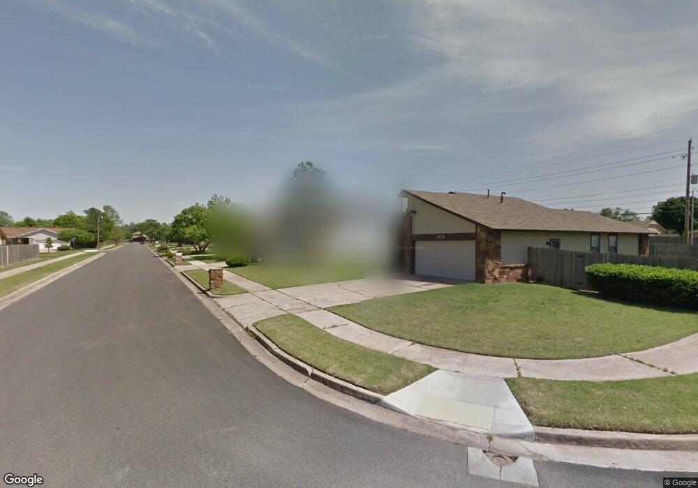 1705 W Montgomery St, Broken Arrow, OK 74012 - photo 1