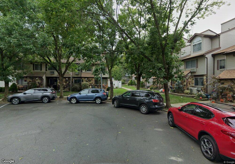 40 Croft Ct, Staten Island, NY 10306 - photo 1