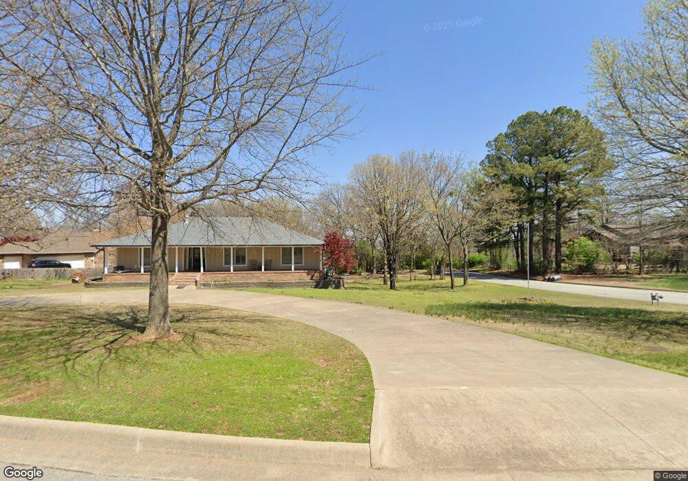 2218 S College Dr, Fayetteville, AR 72701 - photo 1