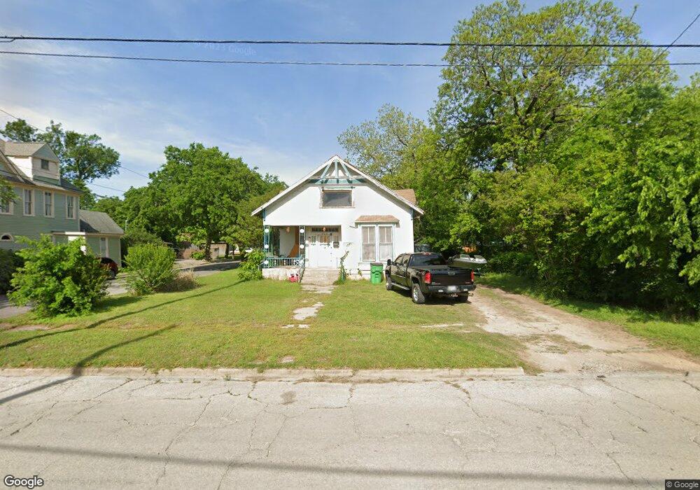 803 N Dixon St, Gainesville, TX 76240 - photo 1