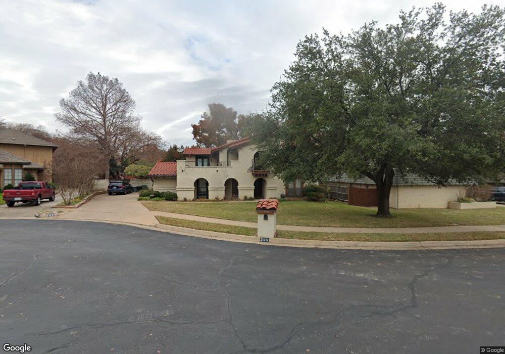 205 Eagle Ct, Bedford, TX 76021 - photo 1