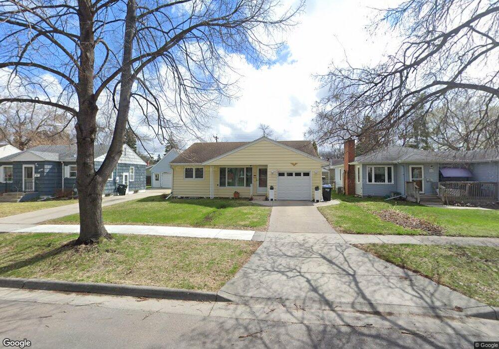 1610 6th St S, Fargo, ND 58103 - photo 1