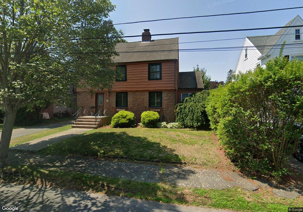 7 Thompson Rd, Marblehead, MA 01945 - photo 1