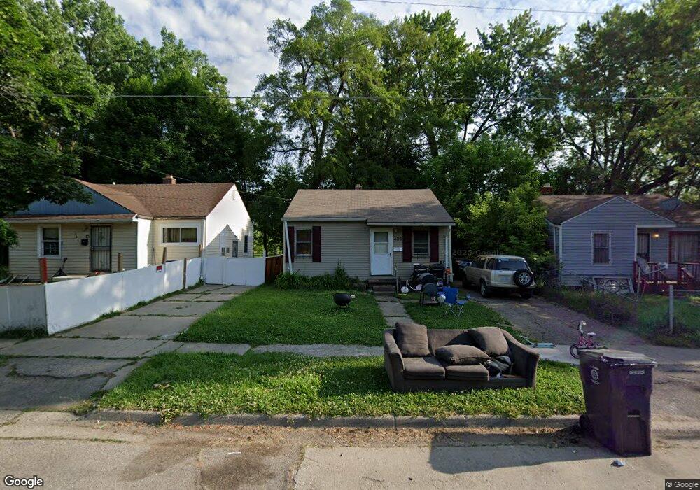 426 W Austin Ave, Flint, MI 48505 - photo 1