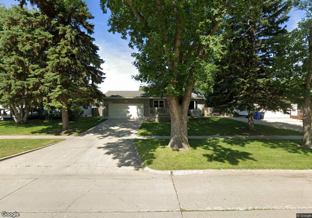 1307 21st St S, Fargo, ND 58103 - photo 1