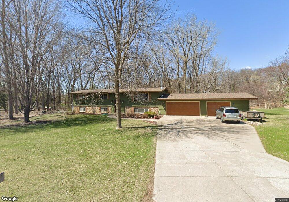 18712 Hanus Rd, Minnetonka, MN 55345 - photo 1