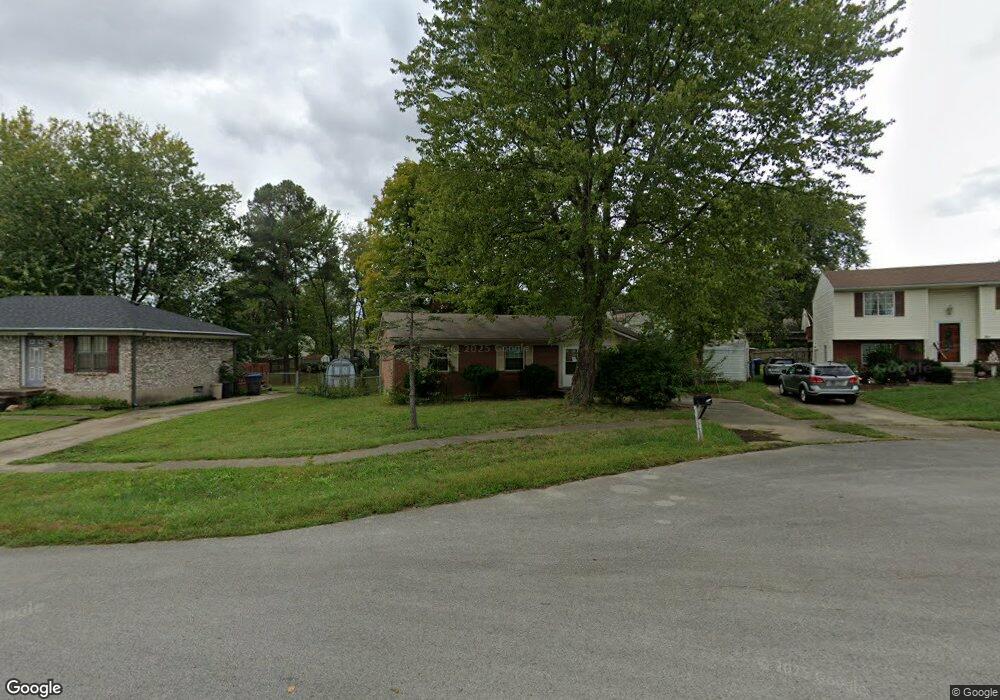 8204 Sandidge Dr, Louisville, KY 40228 - photo 1