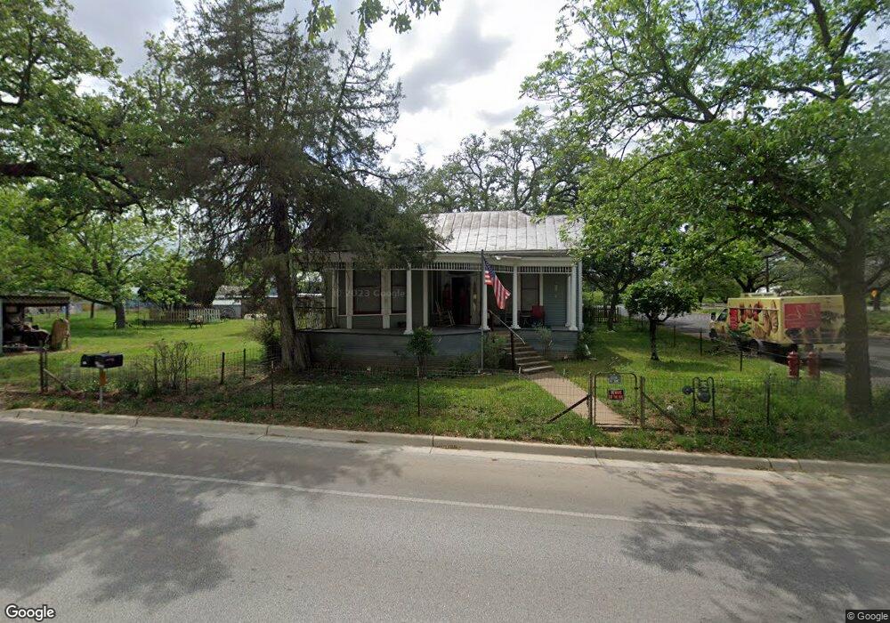 502 S Milam St, Fredericksburg, TX 78624 - photo 1