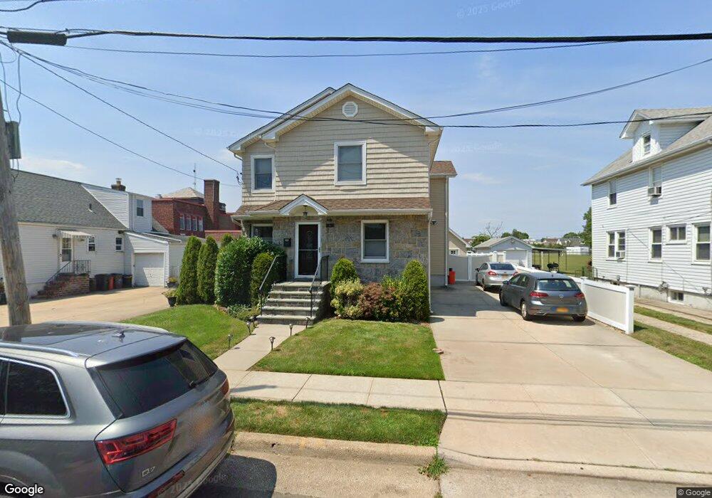 86 Liberty Ave, Mineola, NY 11501 - photo 1