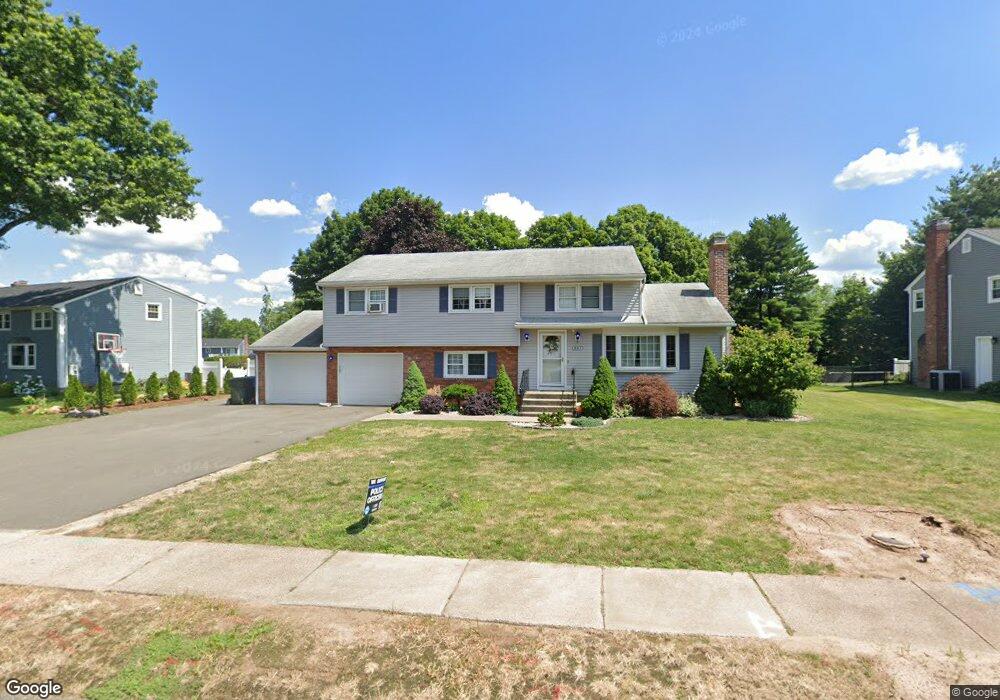 887 Cloverdale Cir, Wethersfield, CT 06109 - photo 1