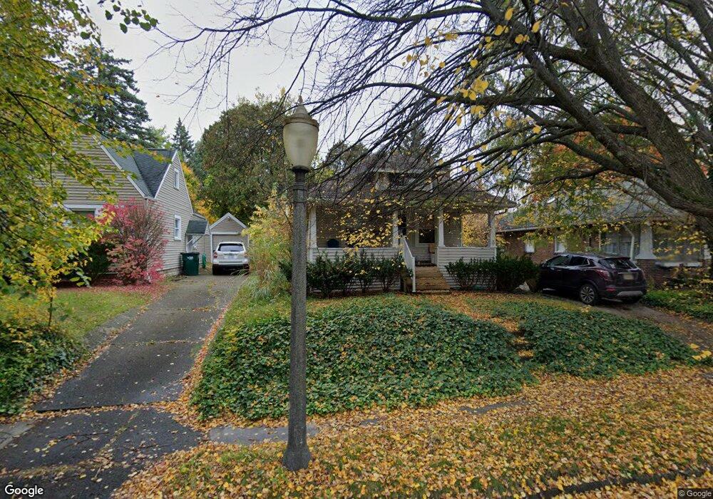 612 E Willard Ave, Lansing, MI 48910 - photo 1