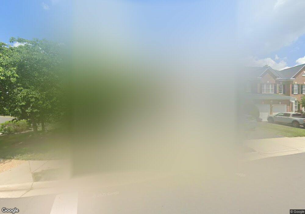 25666 South Village Dr, Chantilly, VA 20152 - photo 1