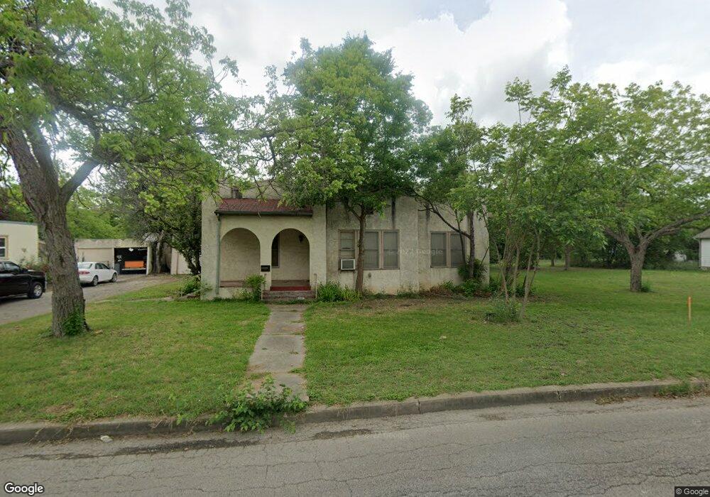 615 E Cedar St, Seguin, TX 78155 - photo 1