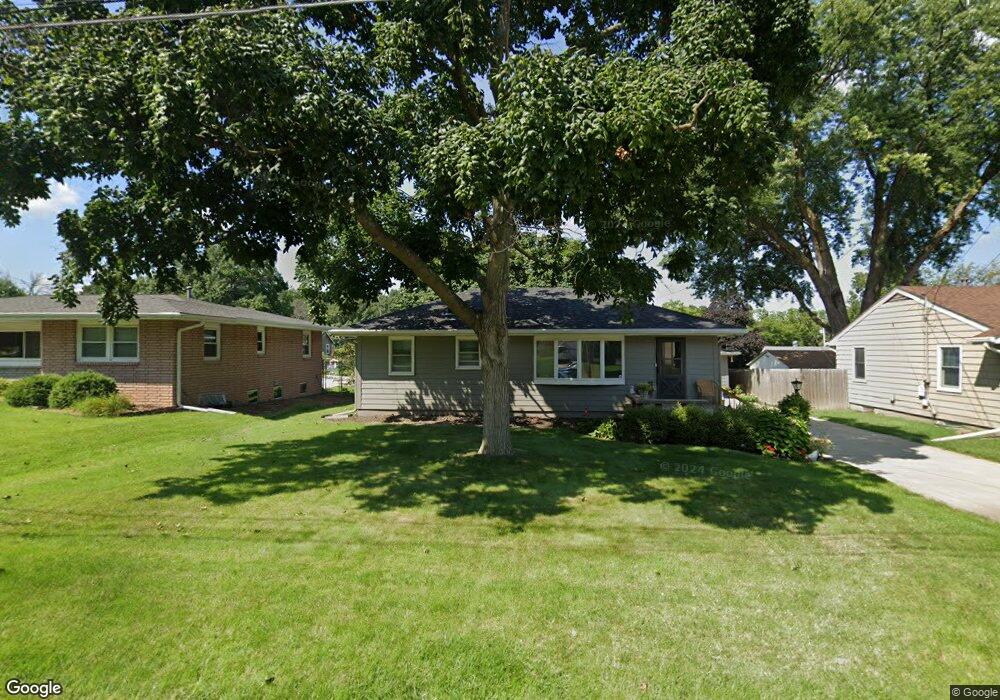 3924 38th St, Des Moines, IA 50310 - photo 1