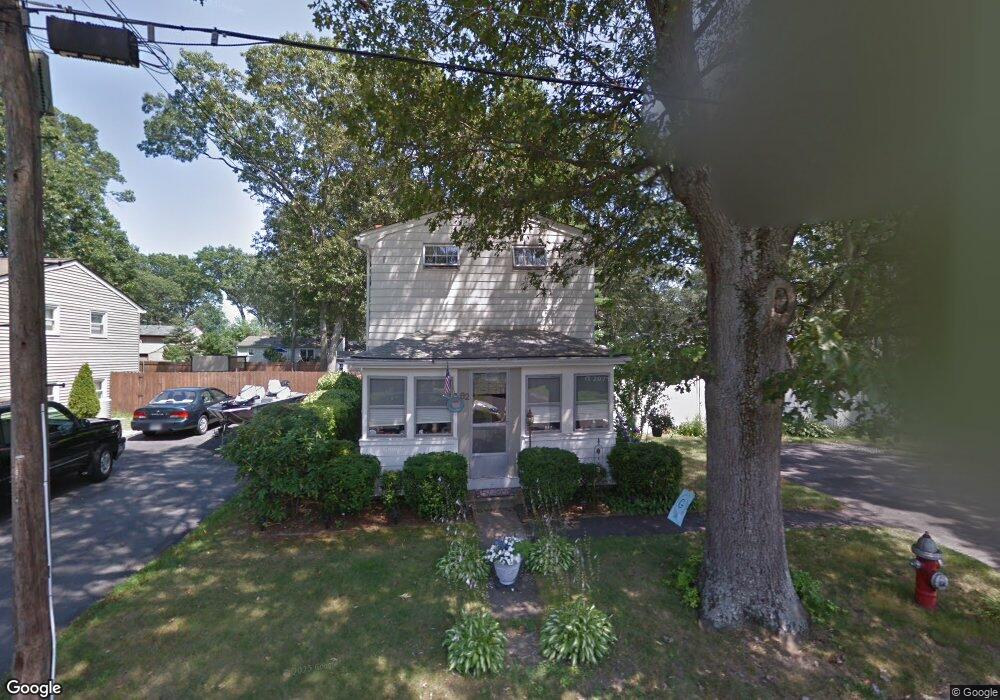 62 Custer St, Warwick, RI 02889 - photo 1