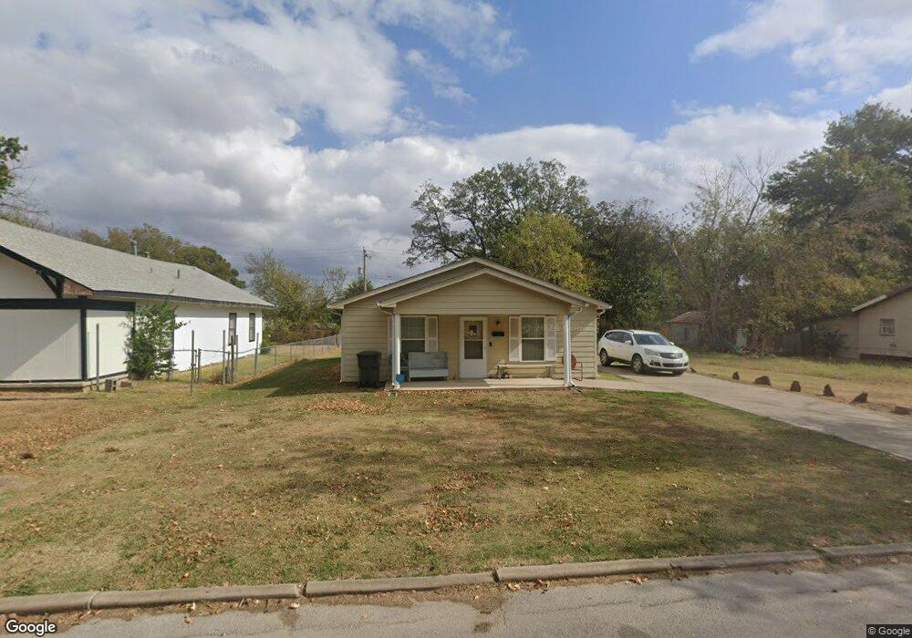 1217 N Alabama Ave, Okmulgee, OK 74447 - photo 1