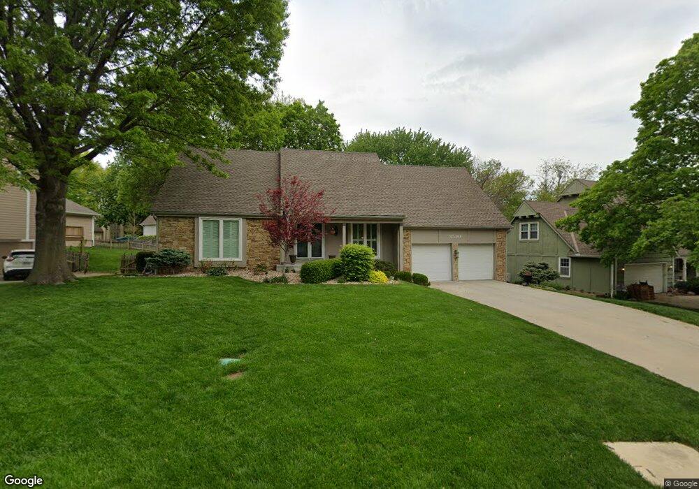 8530 Bradshaw St, Lenexa, KS 66215 - photo 1