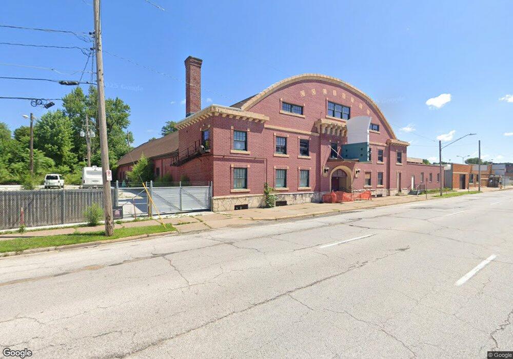 1012 W 4th St, Davenport, IA 52802 - photo 1