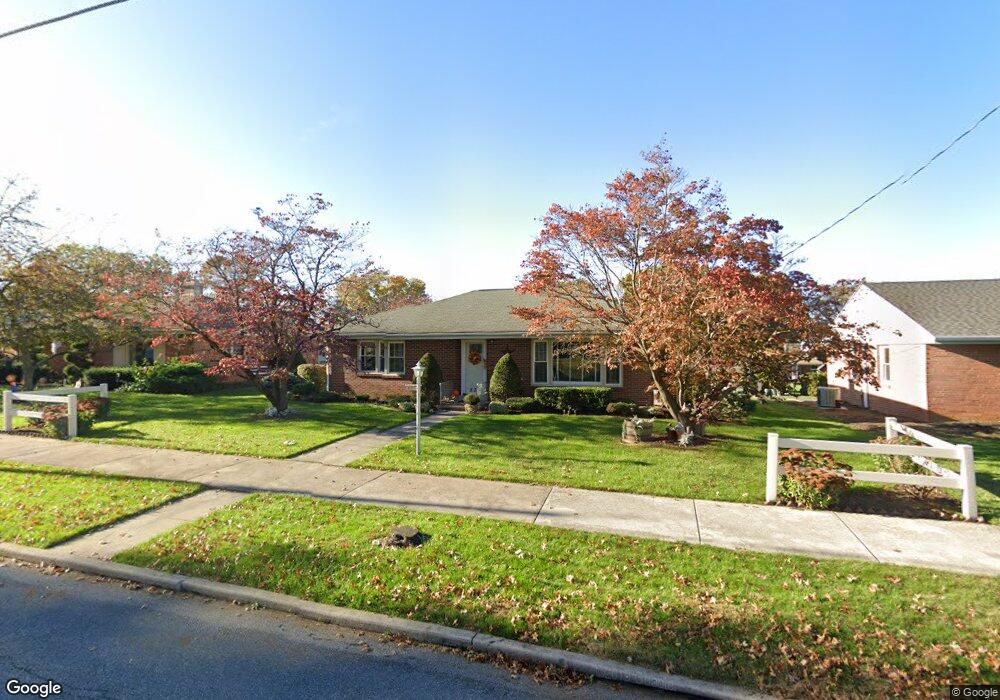 839 E Maple St, Palmyra, PA 17078 - photo 1