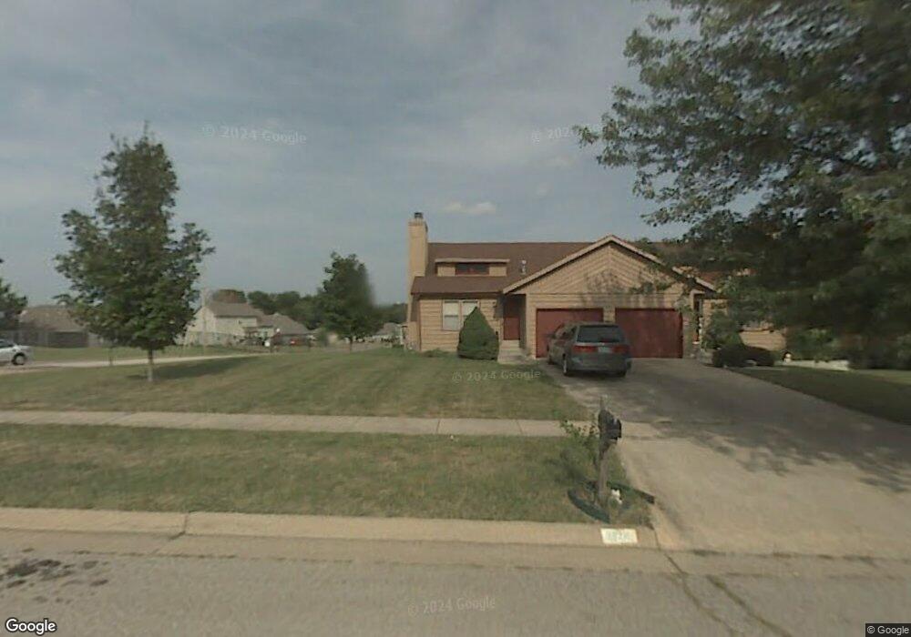 3628 SW Eveningside Dr, Topeka, KS 66614 - photo 1