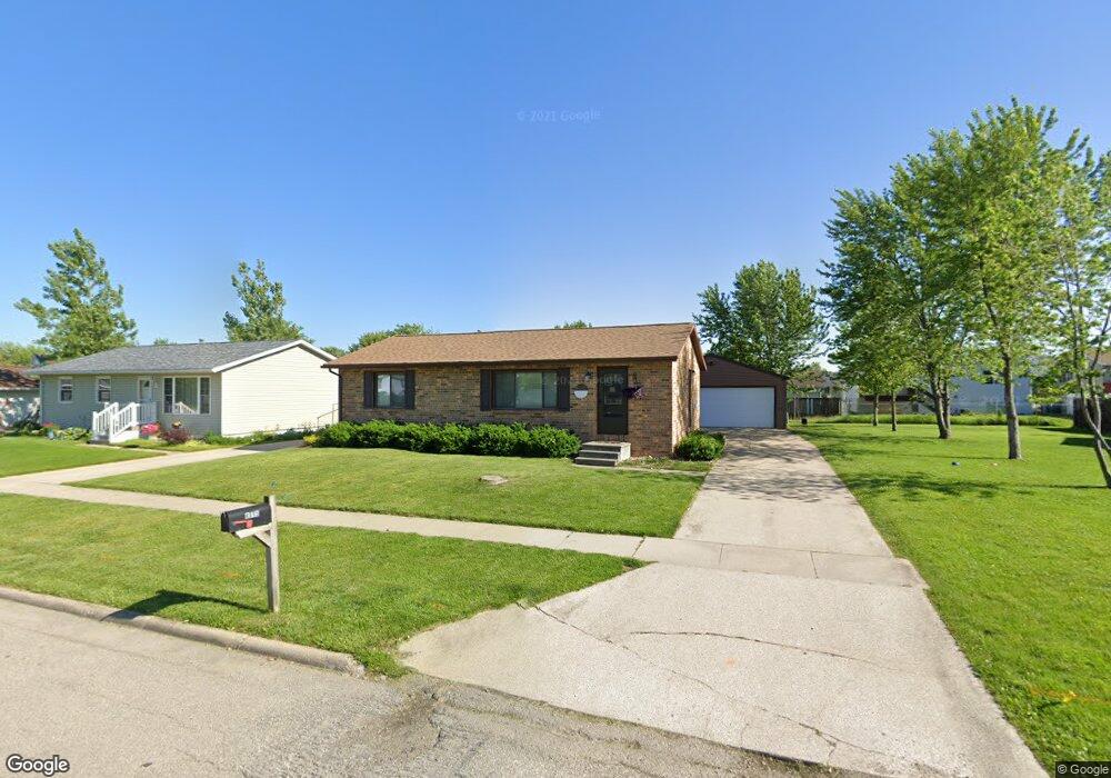 4015 Mark Dr, Waterloo, IA 50701 - photo 1