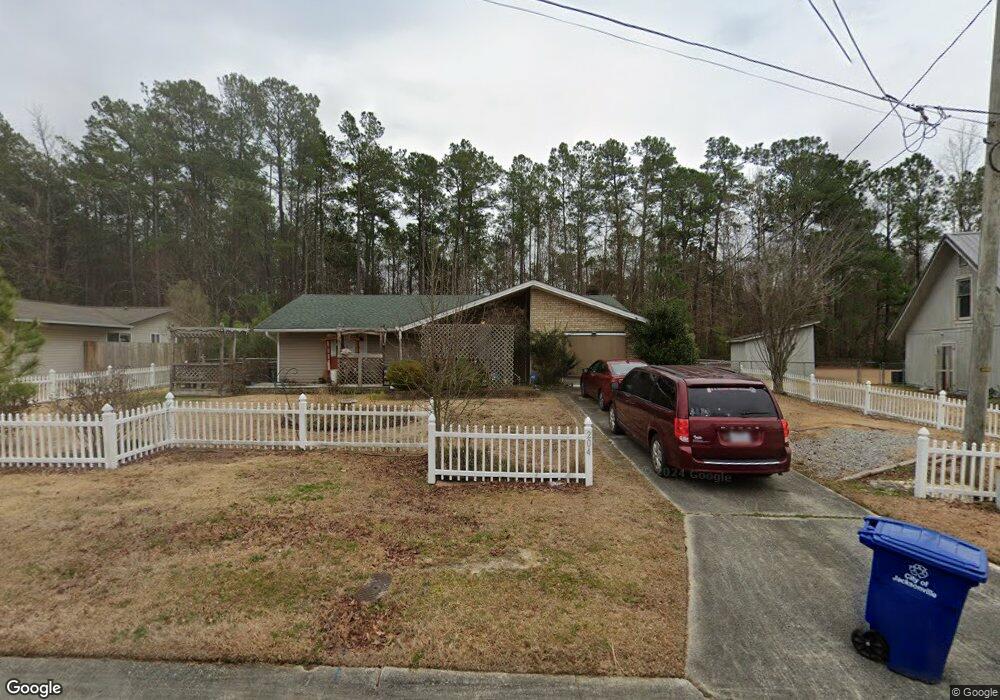 204 Linwood Dr, Jacksonville, NC 28546 - photo 1