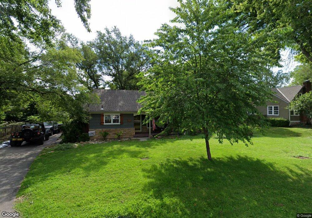 5739 Garnett St, Shawnee, KS 66203 - photo 1