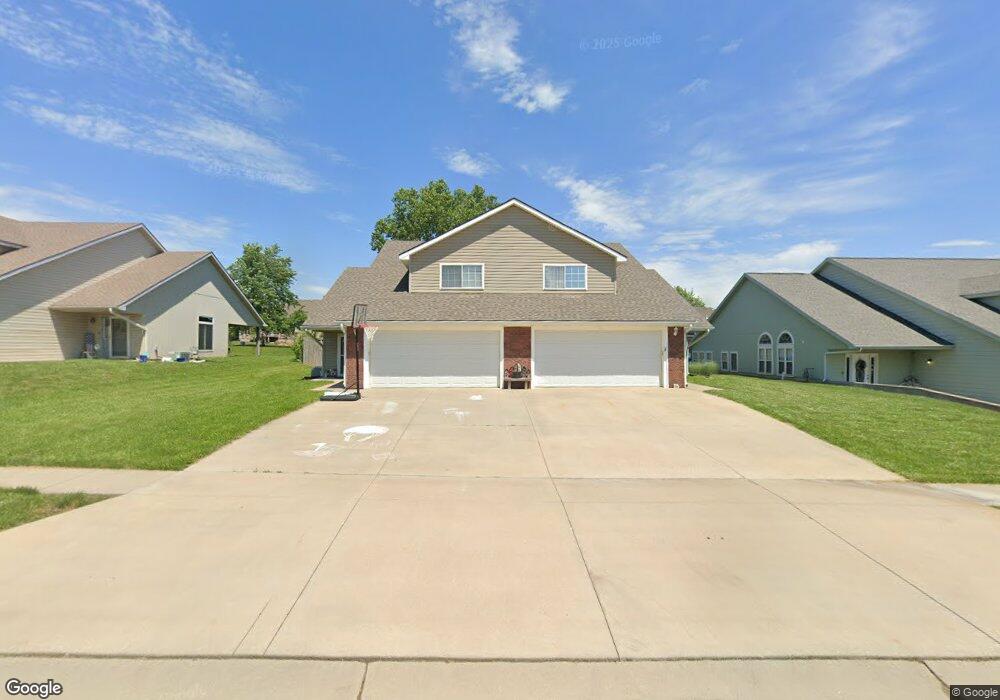 814 SE 44th Terrace, Topeka, KS 66609 - photo 1