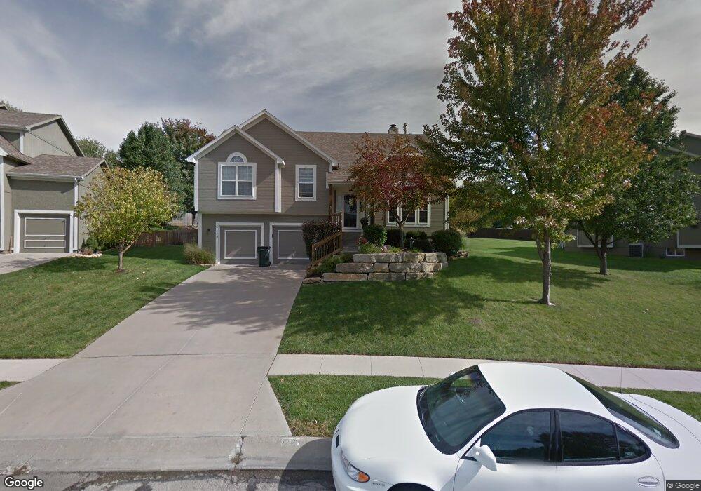 6143 Acuff St, Shawnee, KS 66216 - photo 1