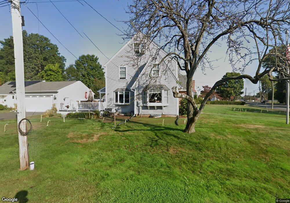 695 S Quaker Ln, West Hartford, CT 06110 - photo 1