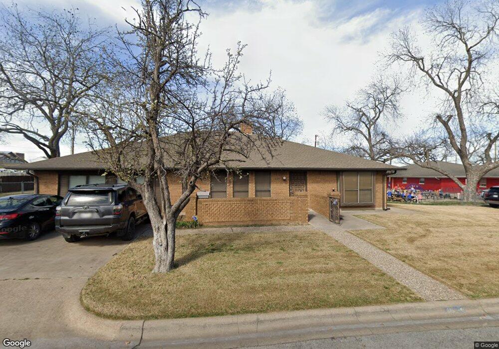 819 Hilltop Dr, Weatherford, TX 76086 - photo 1