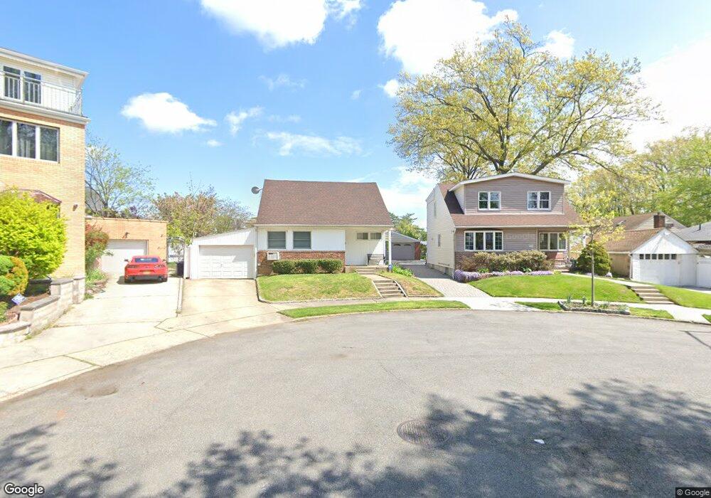 25911 62nd Ave, Little Neck, NY 11362 - photo 1