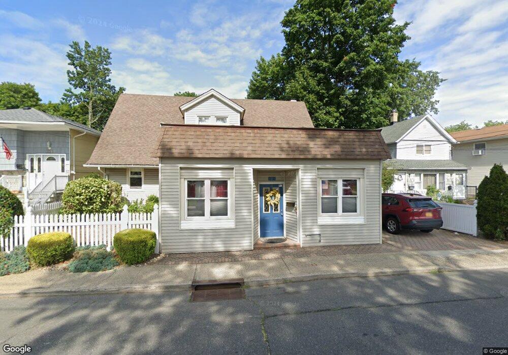 135 Courthouse Rd, Franklin Square, NY 11010 - photo 1