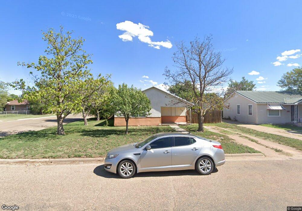 1101 Binkley Ave, Dumas, TX 79029 - photo 1