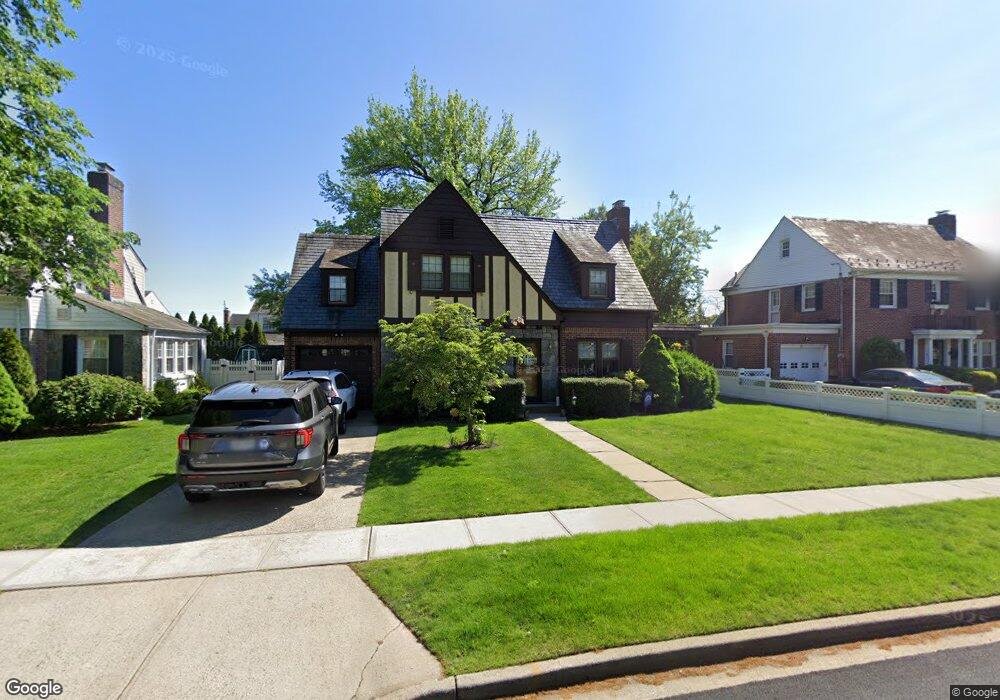 22 Atlas Ave, Malverne, NY 11565 - photo 1