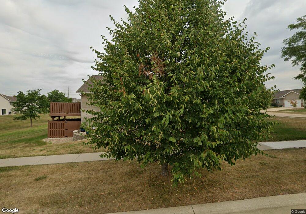 3404 Badger Dr SW unit A, Cedar Rapids, IA 52404 - photo 1