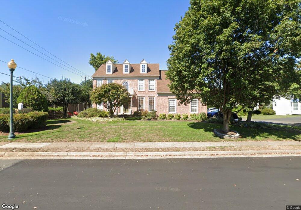 12167 Loft Ct, Bristow, VA 20136 - photo 1