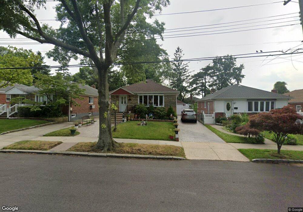 5830 262nd St, Little Neck, NY 11362 - photo 1