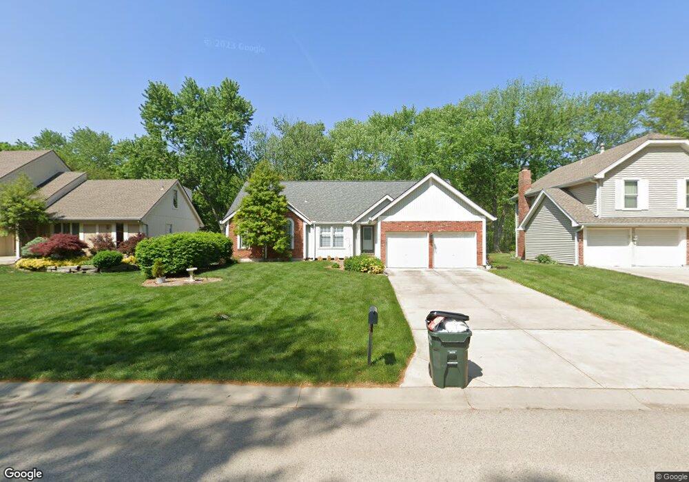 10214 Noland Rd, Lenexa, KS 66215 - photo 1