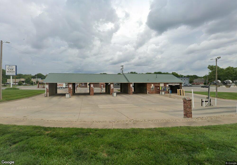 1221 SW Seabrook Ave, Topeka, KS 66604 - photo 1