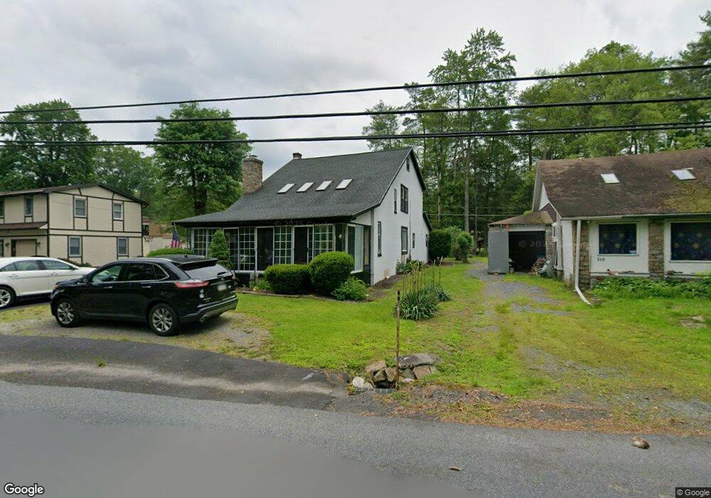 320 Lake Front Dr, Orwigsburg, PA 17961 - photo 1