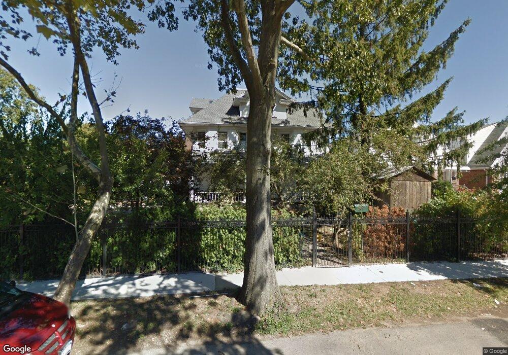 8905 196th St, Hollis, NY 11423 - photo 1